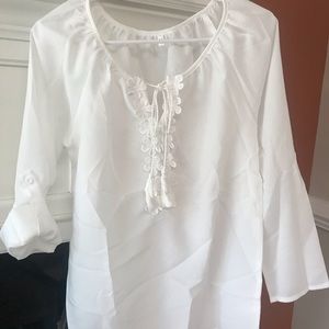 Bright white Crisp top. NWOT